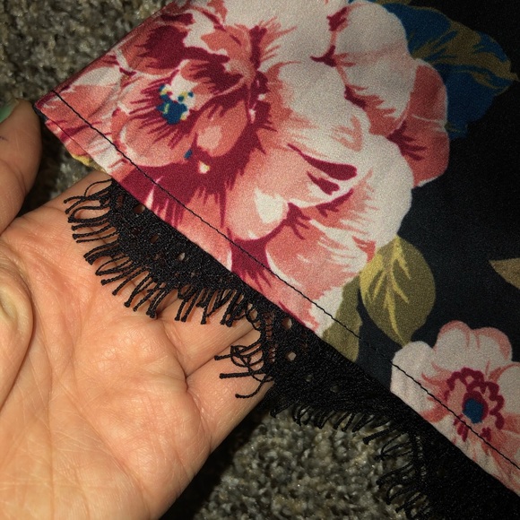 Floral Hollister Romper - Picture 5 of 5